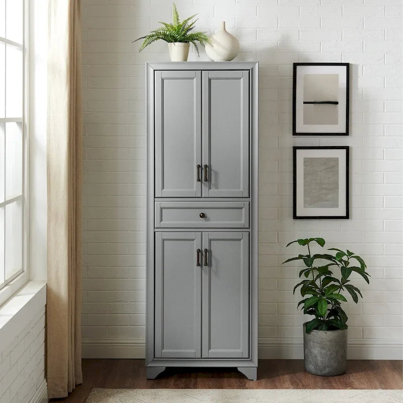 Garde-manger design de transition, finition grise