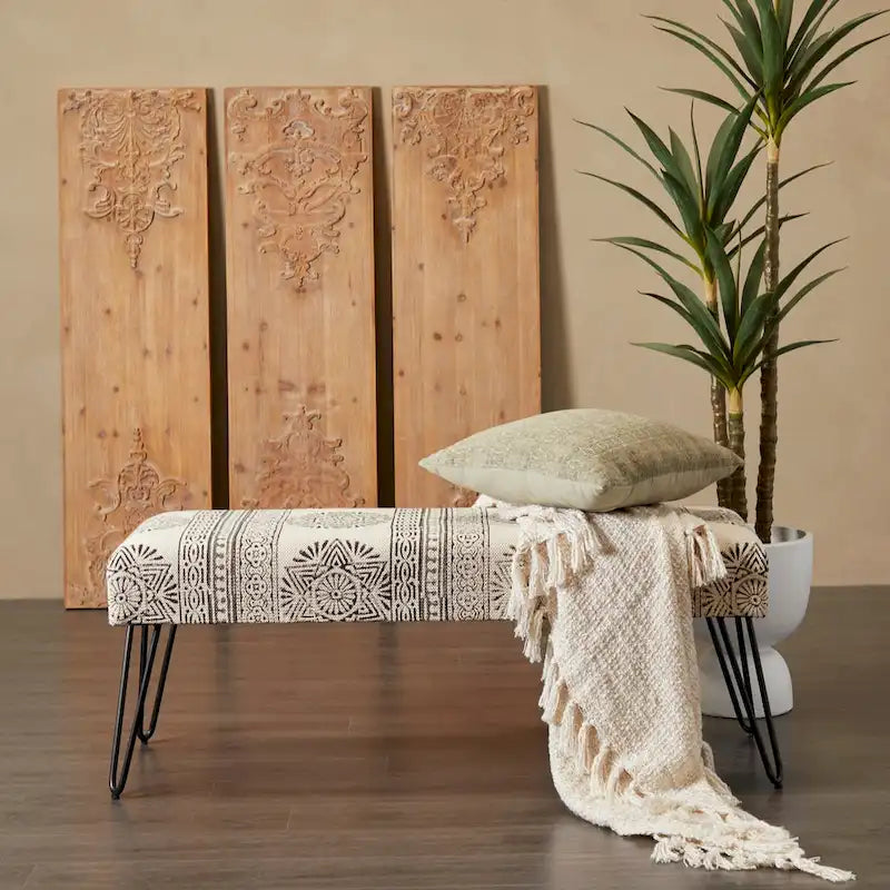 Banc en métal floral, à motifs de losanges ou tribal avec pieds épingle à cheveux en métal